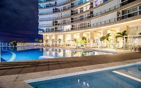 Unlimited Ocean Front - Frente à Praia Vista Mar Hidromassagem 2 Piscinas Climatizadas 2 Saunas Seca e Úmida Wi-Fi 350MB